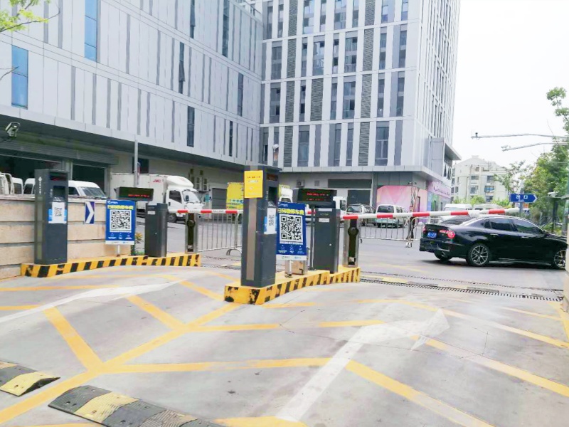 上海青浦宝龙广场停车场收费管理系统及设备案例