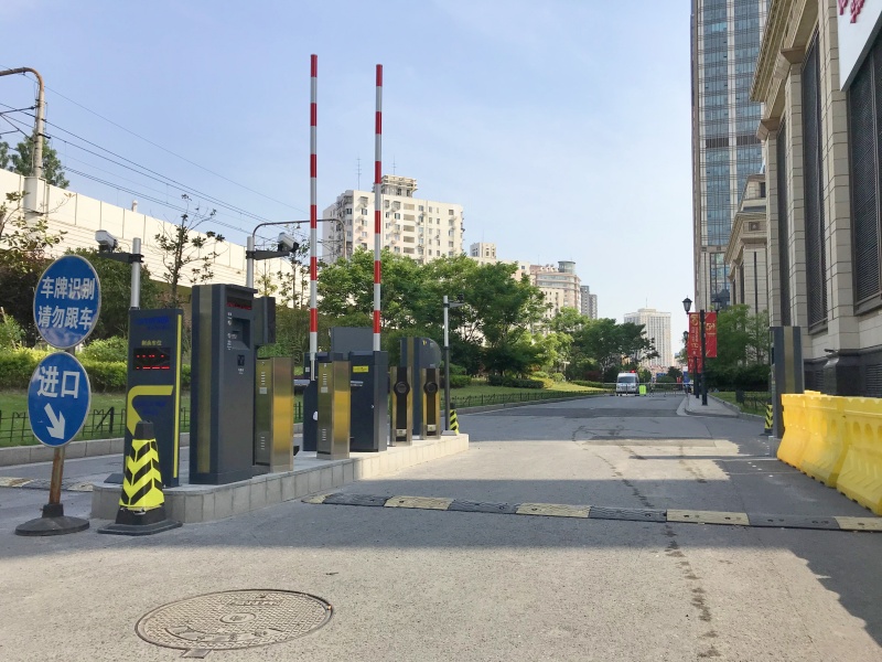 上海环球港停车场收费管理系统及设备案例
