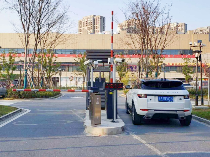 江苏苏州爱琴海购物中心停车场收费管理系统及设备案例