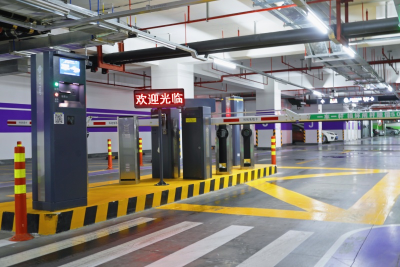 上海复地万科活力城停车场收费管理系统及设备案例