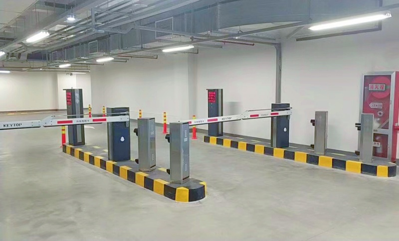 江苏苏州中心商场停车场收费管理系统及设备案例