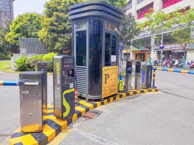 湖南长沙友阿城市奥莱停车场收费管理系统及设备案例