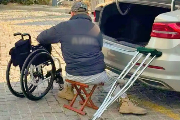 济南残疾人免费停车政策落地观察:当法规条文遇上执行末梢 济南残疾人免费停车政策落地观察:当法规条文遇上执行末梢